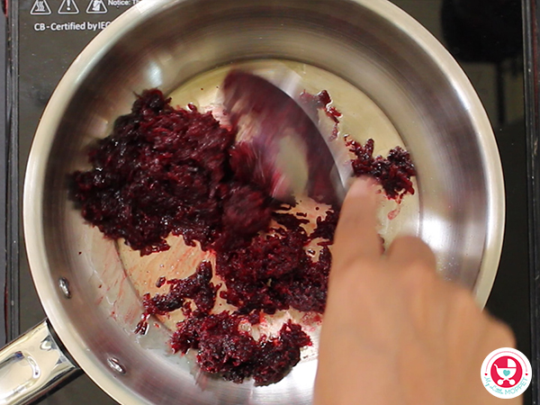 Beetroot Ladoo for Babies [No sugar Dessert for Babies]