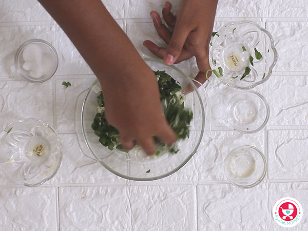 Spinach and Paneer Gujiya/Sprouted Sathumaavu Gujiya